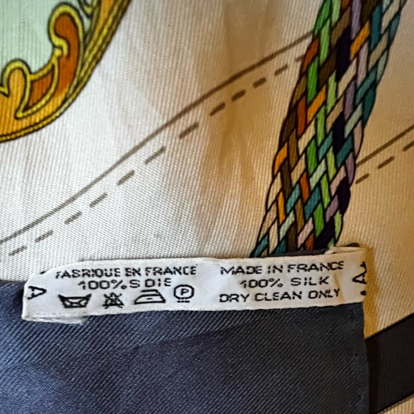 Hermès Multicolor Silk ‘Petit Main’.  By Caty Latham Scarf.  35” - Picture 5 of 16